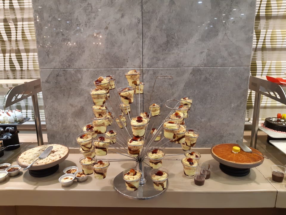 Gastro Saturn Palace Resort Hotel