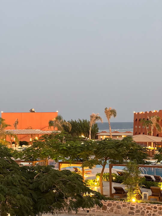 Gartenanlage Three Corners Happy Life Beach Resort