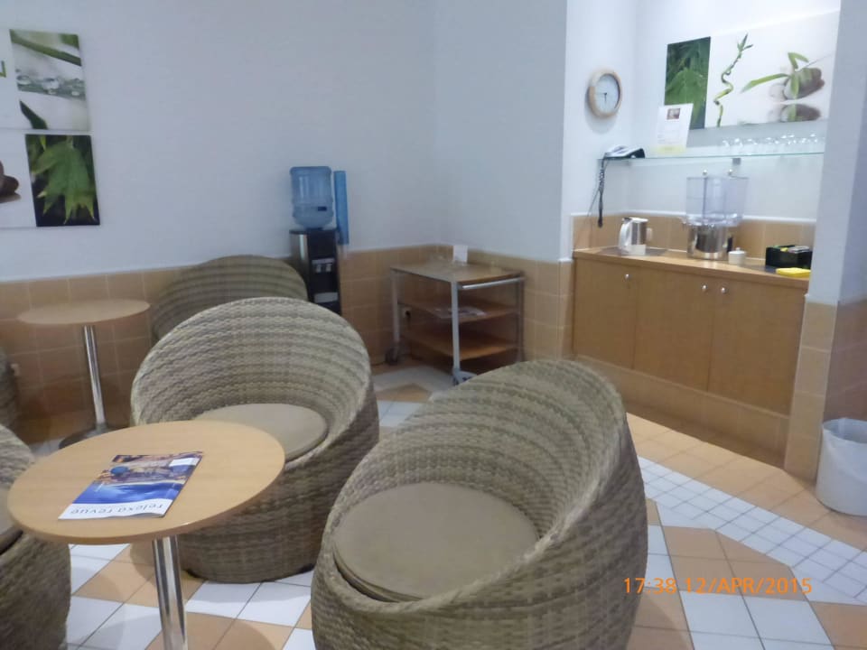 Teeküche im Vorraum des Schwimmbads relexa hotel Bad Steben