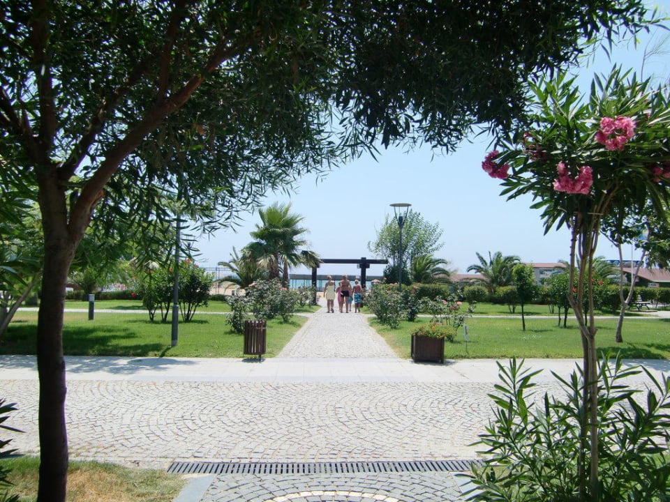Weg zum Strand Sunis Evren Beach Resort Hotel & Spa