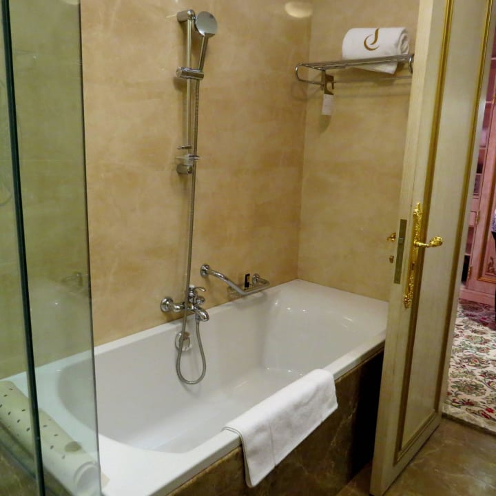 Badezimmer Royal Rose Hotel