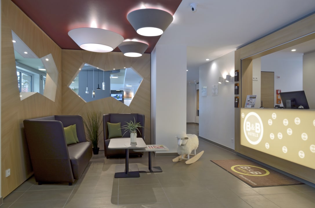Lobby B&B Hotel Bremerhaven