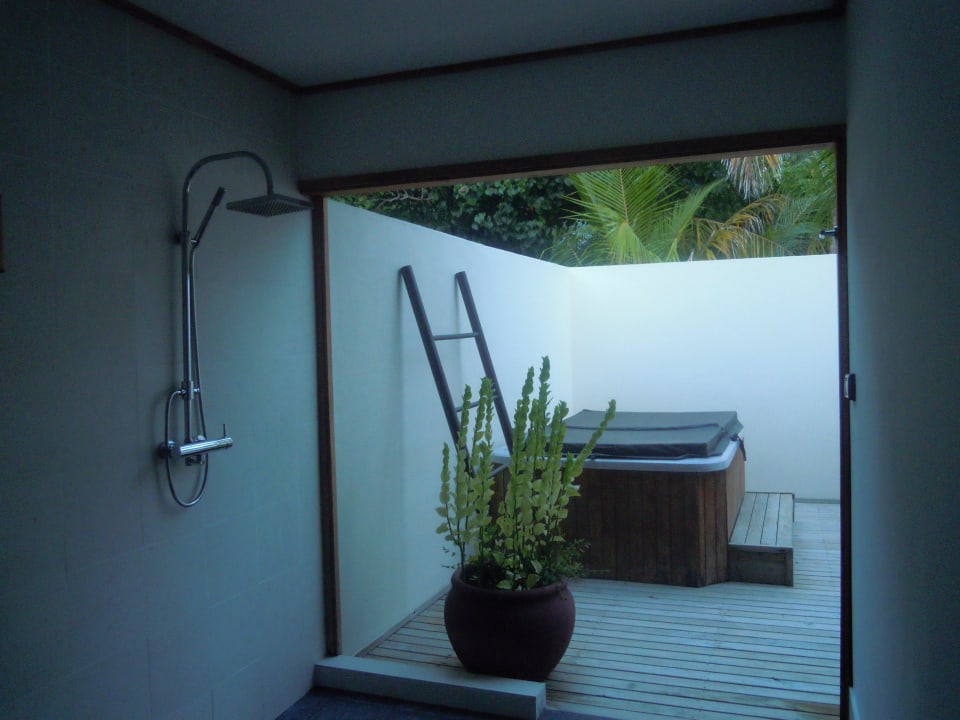 Schönes Halboffenes Bad Meeru Maldives Resort Island