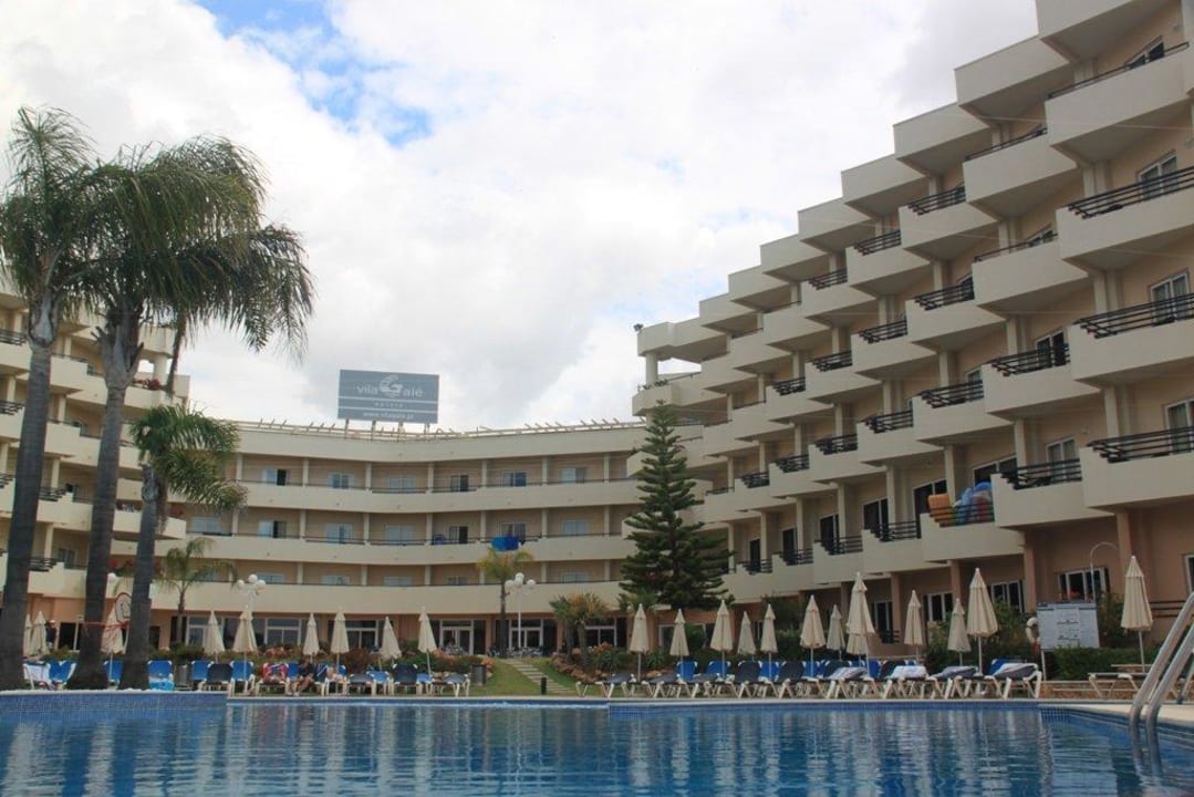 Widok na dziedziniec Hotel Vila Galé Náutico