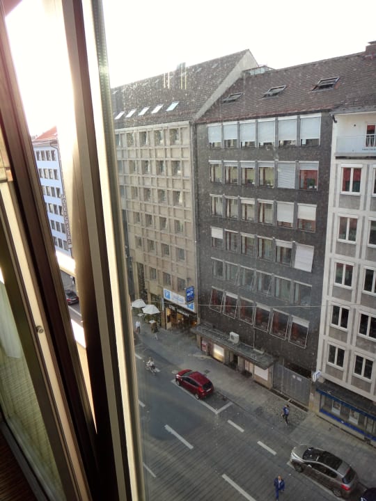 Schwanthalerstr. links Courtyard by Marriott Munich City Center