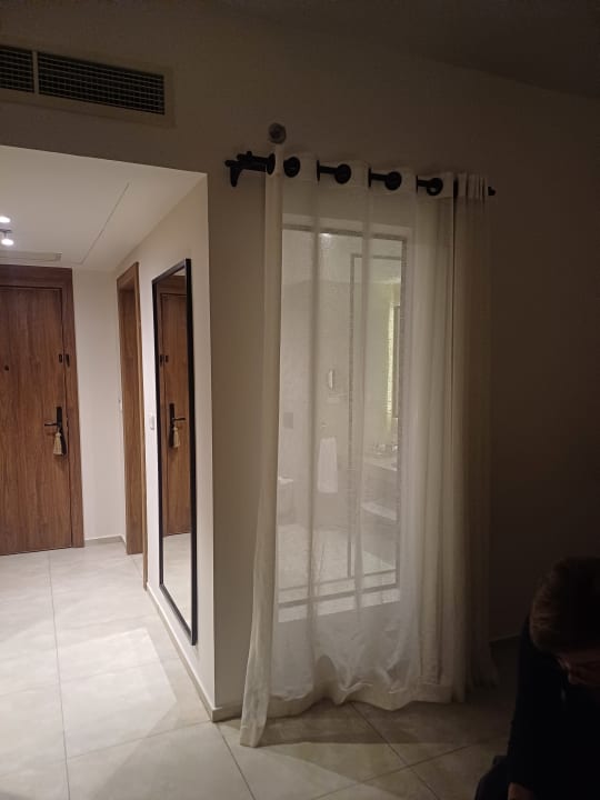 Zimmer Serry Beach Resort