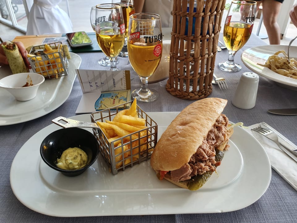 Gastro Club & Hotel Letoonia