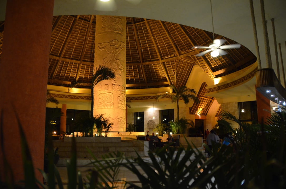 Lobby am Abend Bahia Principe Grand Tulum