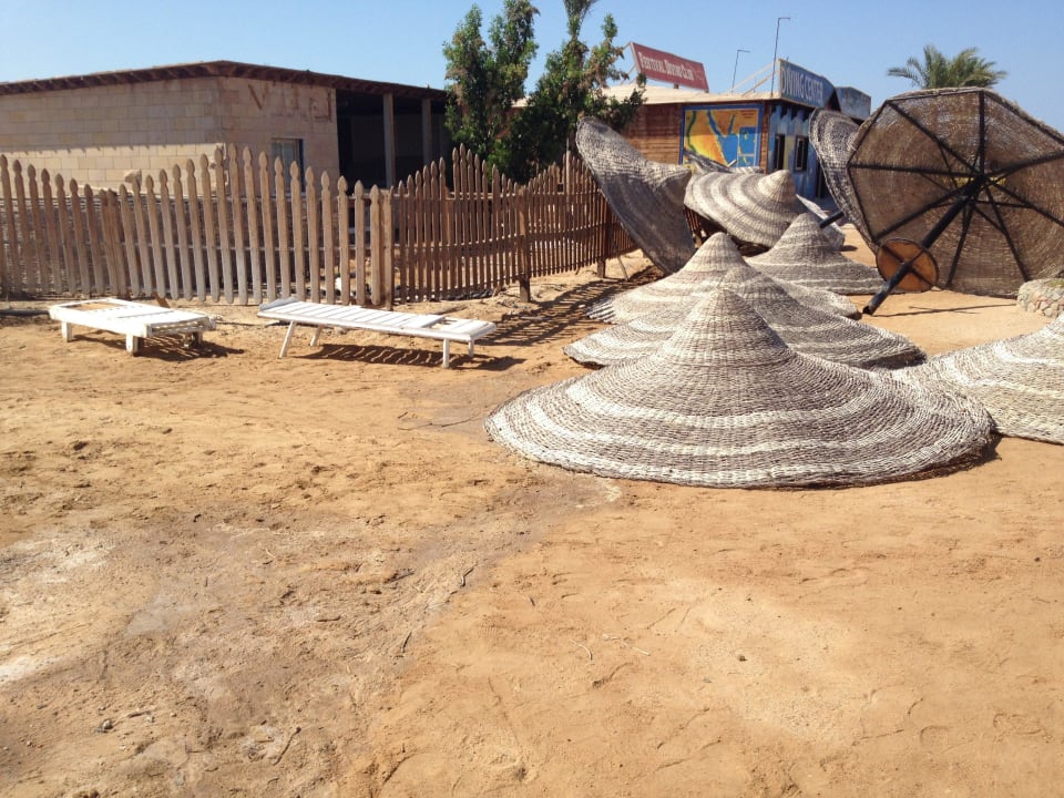 Strand oder Müllplatz ??? Riviera Aqua Park Resort