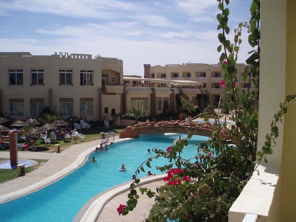 Hotelanlage mit Pool Hotel Caribbean World Sun Beach