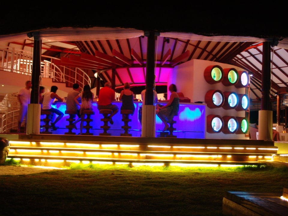 Bar Machchafushi Island Resort & Spa Maldives, The Centara Collection