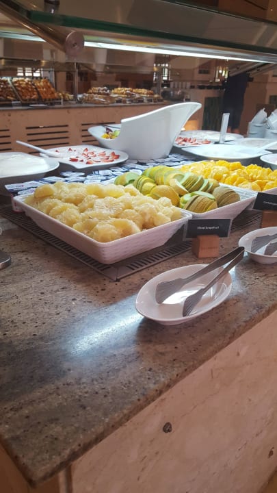 Obst und Müsli Mövenpick Resort & Spa El Gouna