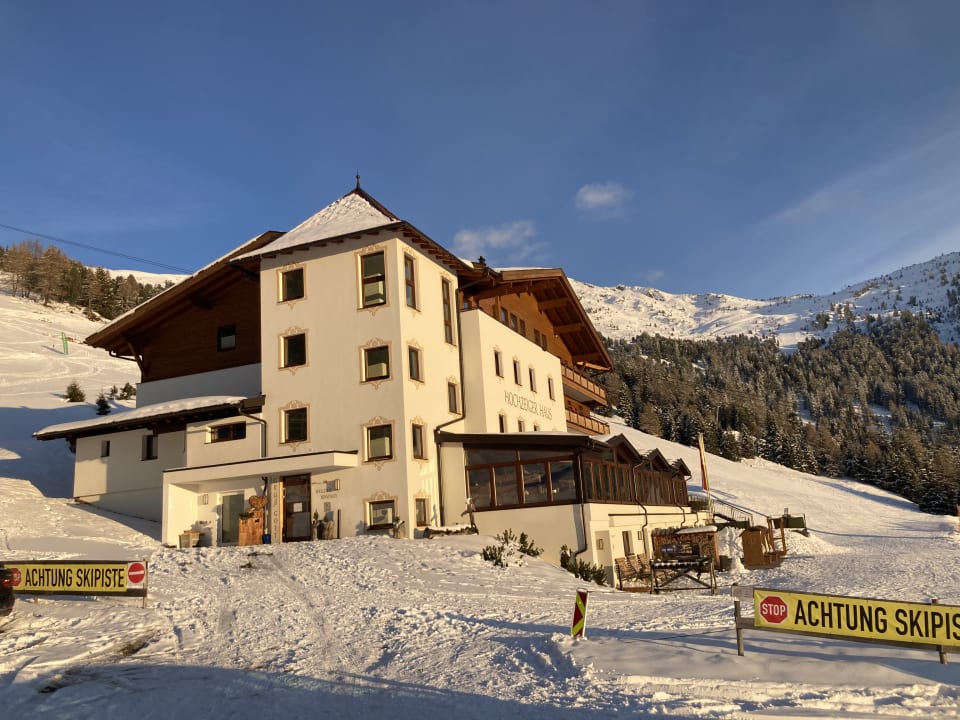 Außenansicht Berggasthof Hochzeigerhaus