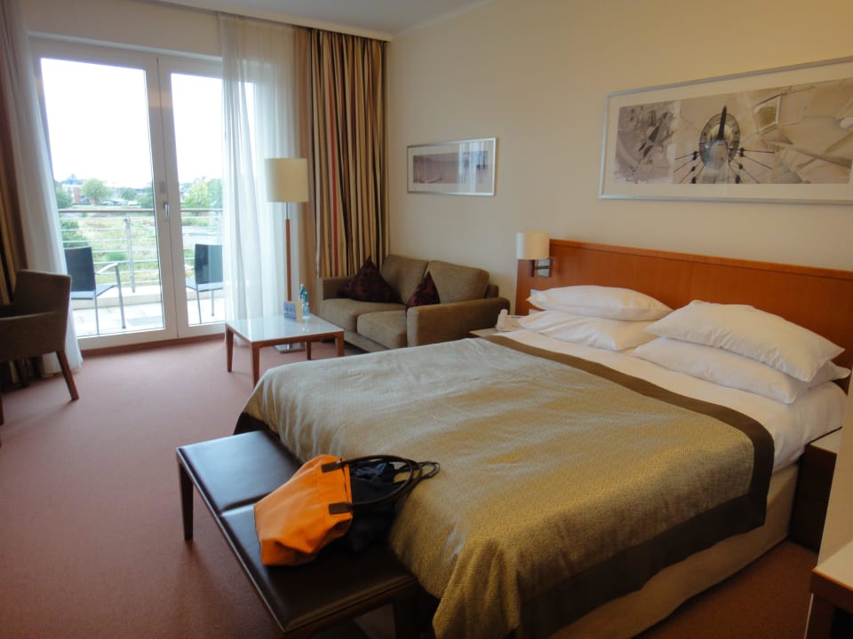 Großes Zimmer Zi.228 ATLANTIC Hotel Wilhelmshaven