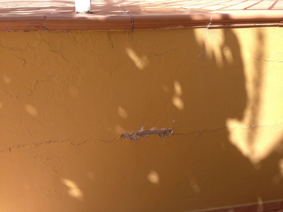 Kaputte Fassaden Club Hotel Drago Park