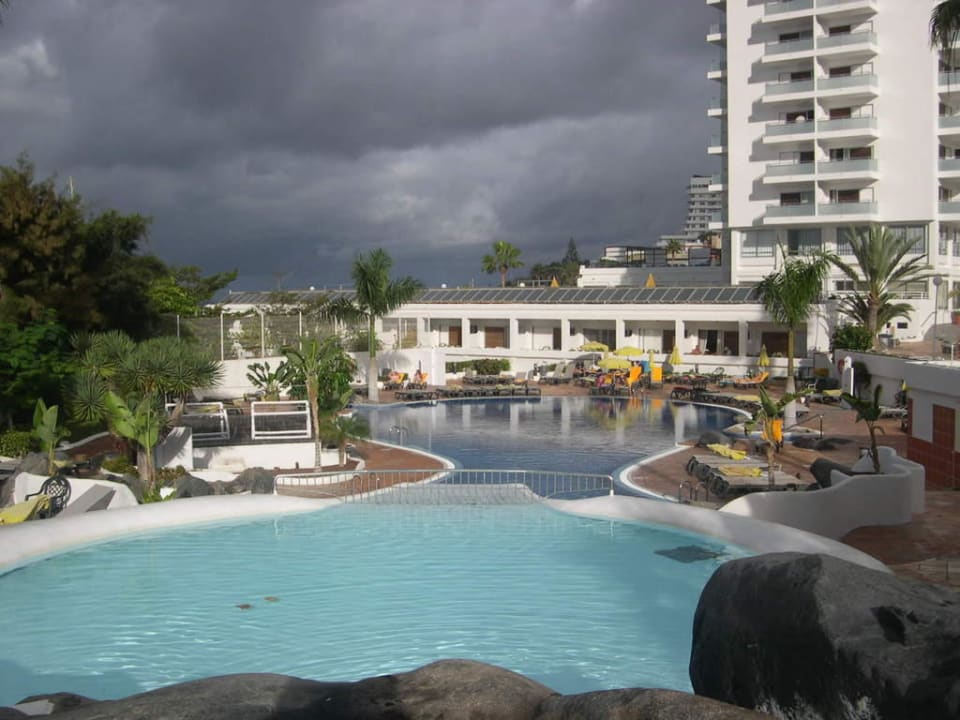 Neue Poolanlage H10 Gran Tinerfe - Adults only
