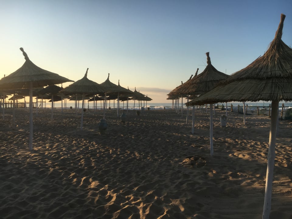 Strand Hotel Nesrine