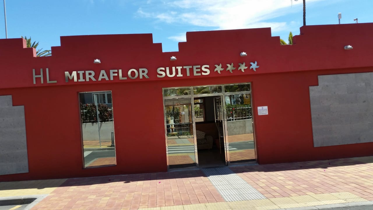 Eingang ins Paradies HL Miraflor Suites Hotel