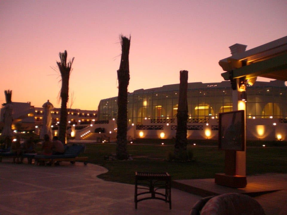 Restaurant von außen Hilton Marsa Alam Nubian Resort