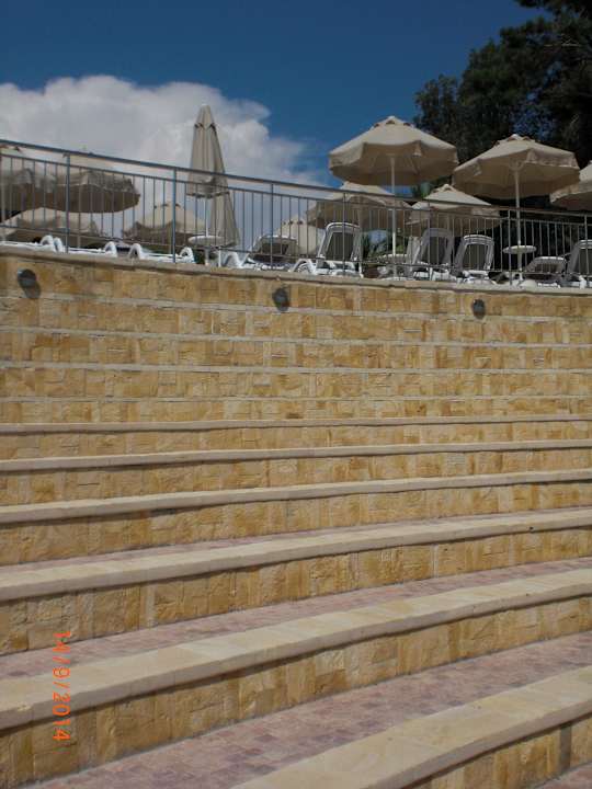 Kleines Theater Melas Holiday Village