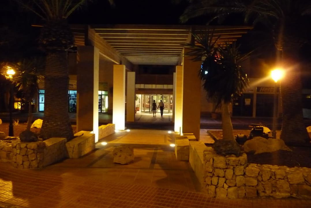 Eingang SBH Hotel Taro Beach