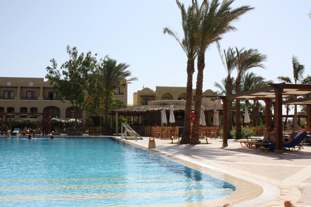 Pool mit Poolbar Hotel JAZ Makadi Star & Spa
