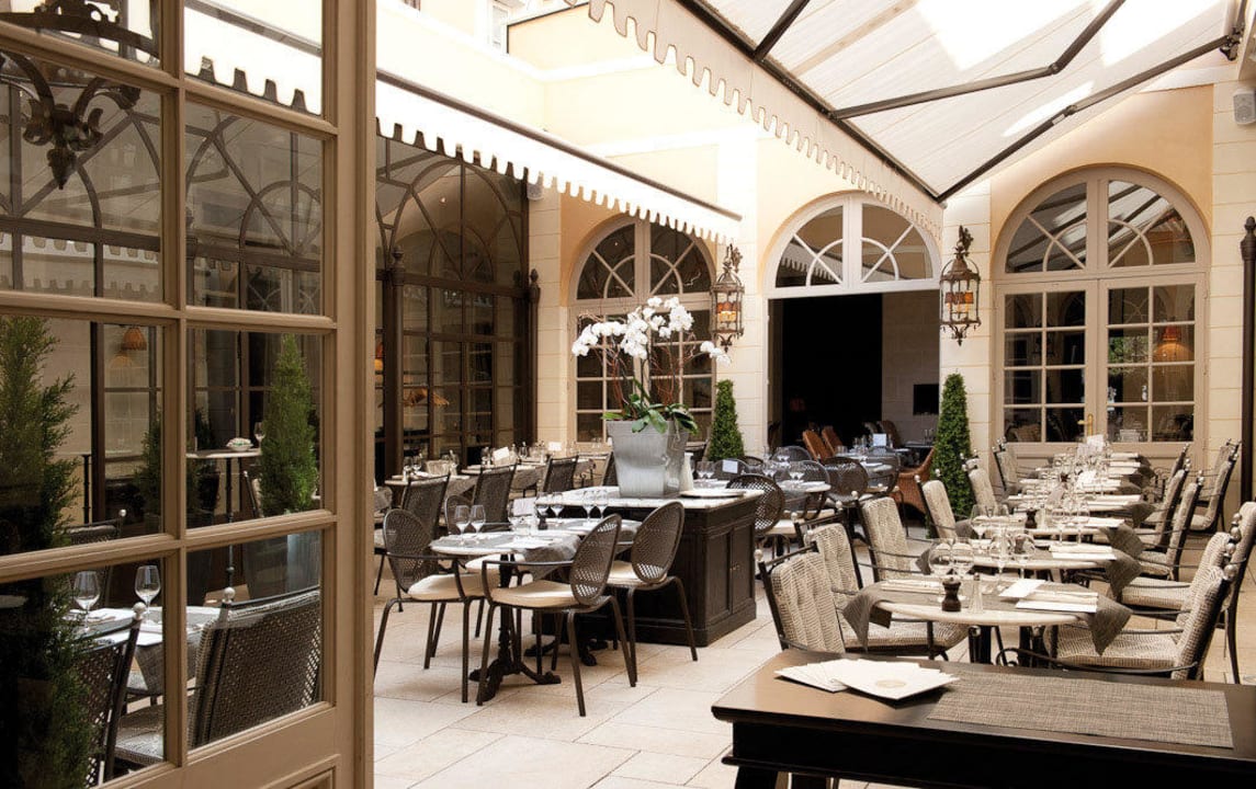 Chartres Brasserie la Cour Best Western Hotel Le Grand Monarque