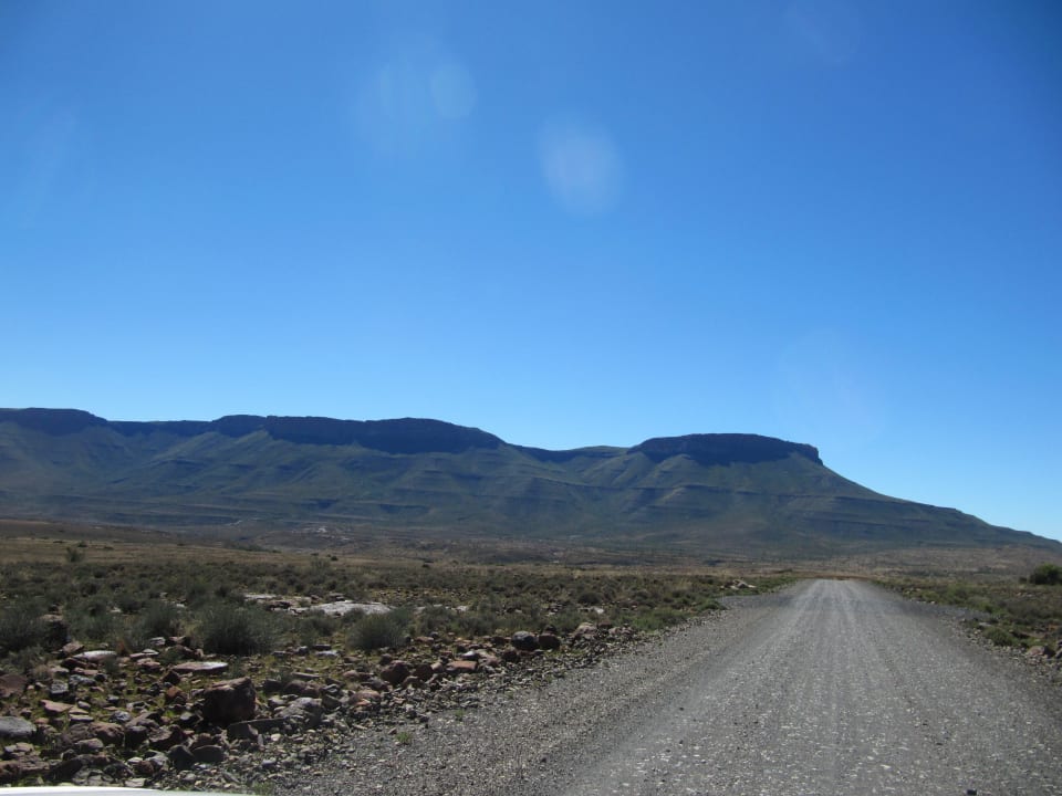 Auf dem Rundweg durch den NP Hotel Karoo National Park Unterkünfte