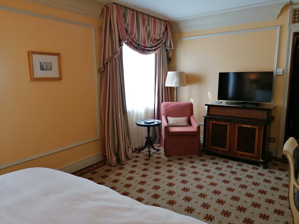 Zimmer Hotel Grande Bretagne