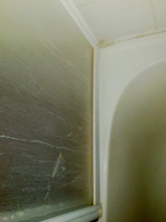 Schimmel ohne Ende. Ekelhaft Can Garden Beach