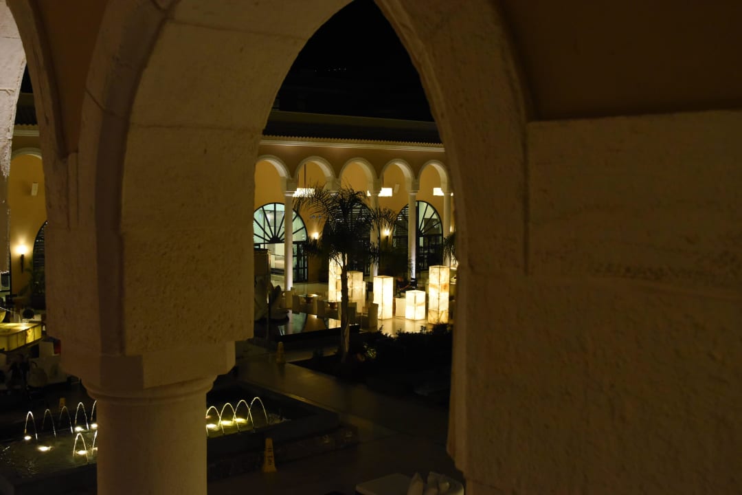 Innenhof Gran Melia Palacio de Isora Resort