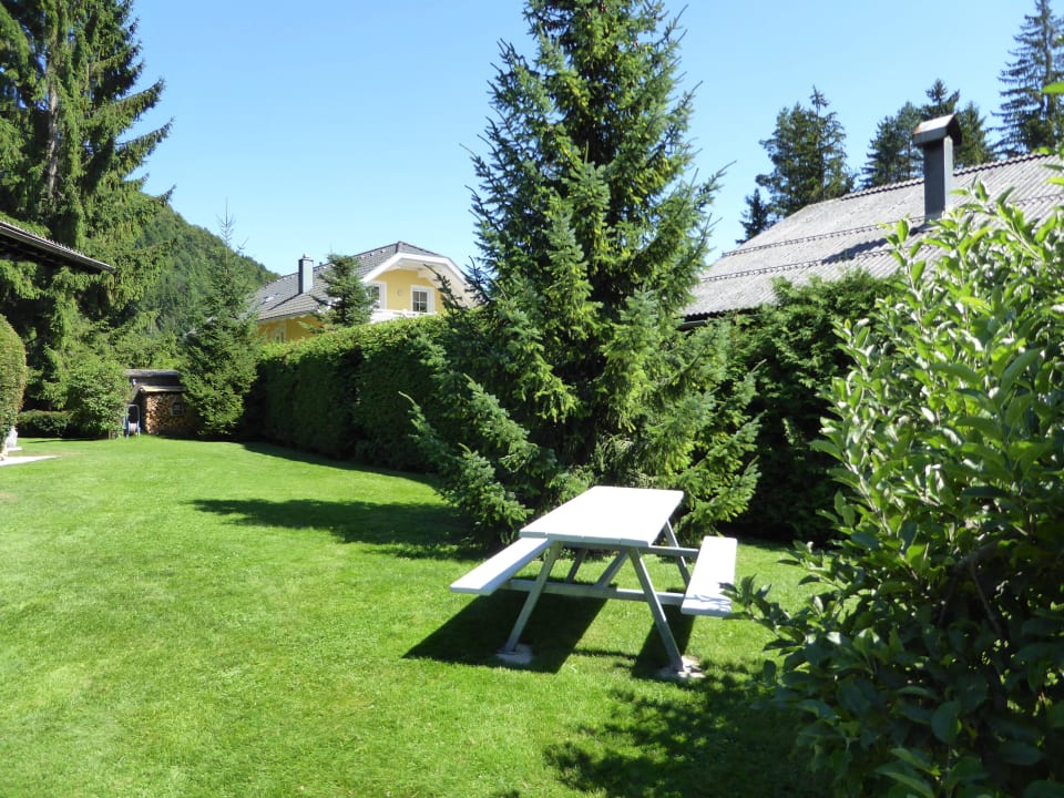 1. Sitzplatz im großen Garten Haus Madlein