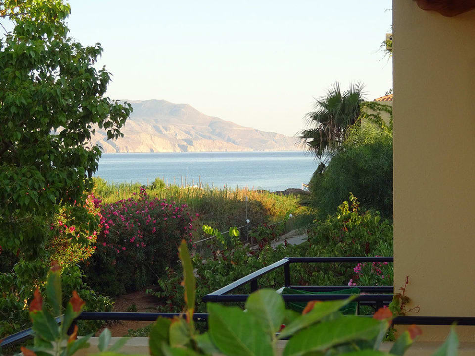 Blick aufs Meer Vantaris Luxury Beach Resort