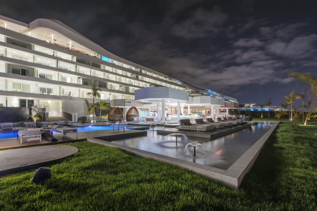 Pool Royal Hideaway Corales Beach