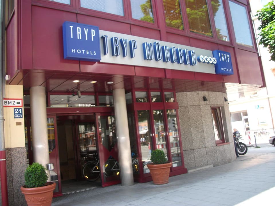 Eingang Hotel München City Center affiliated by Meliá