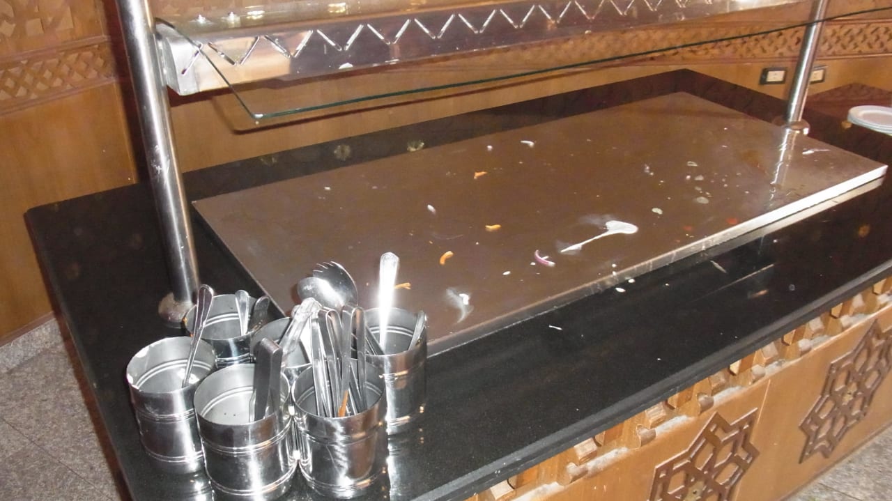 Frühstücksbuffet 9:30 Uhr (schon alles weggeräumt) Pickalbatros Alf Leila Wa Leila Resort - Neverland Hurghada