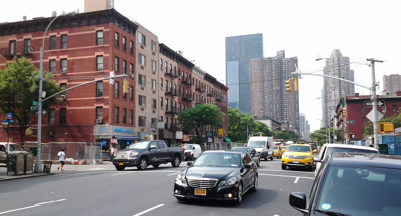 Vor dem Skyline Hotel The Skyline Hotel New York