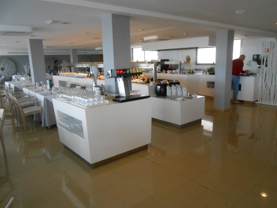 Im Speisesaal allsun Hotel Pil-lari Playa
