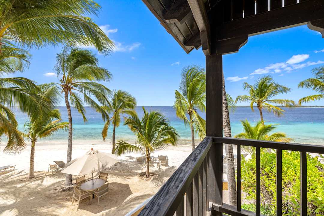 Strand Harbour Village Beach Club