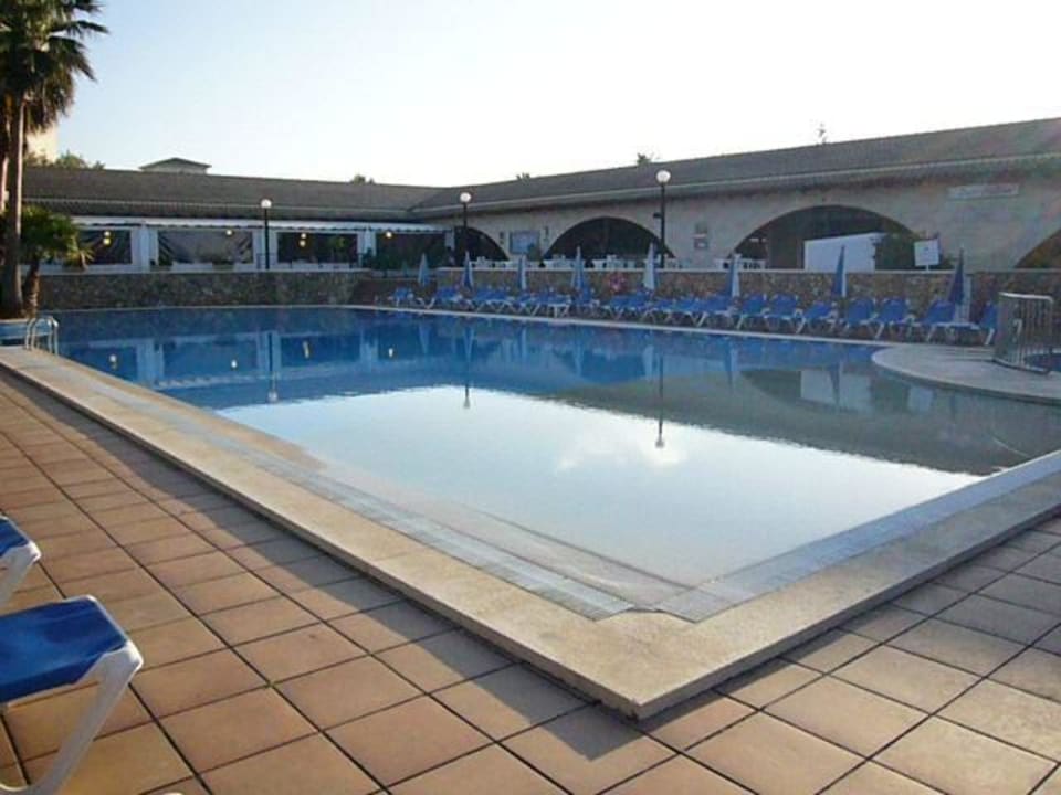 Pool am Speisesaal Hipotels Mediterraneo Club