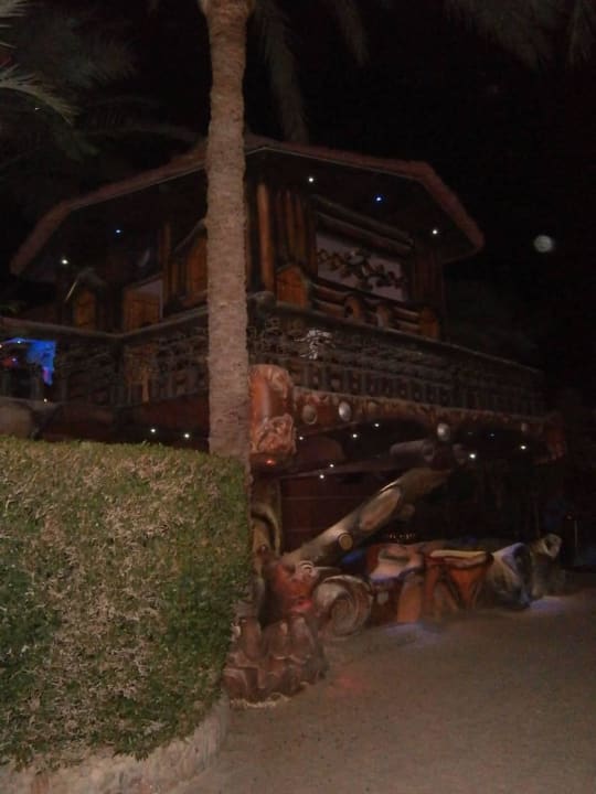 Детский городок вечером Seagull Beach Resort