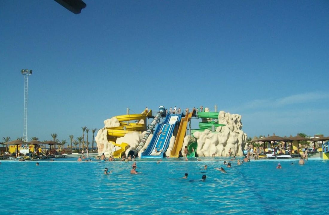 Großer Pool  Blend Club Aqua Resort