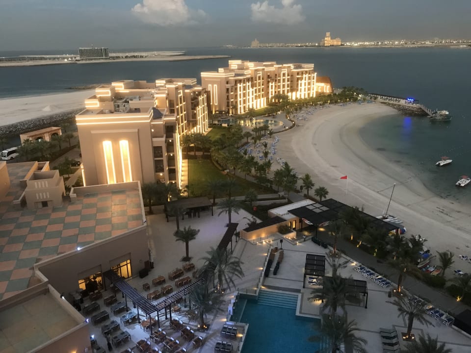 Blick aus der Shisha Bar  DoubleTree by Hilton Resort & Spa Marjan Island