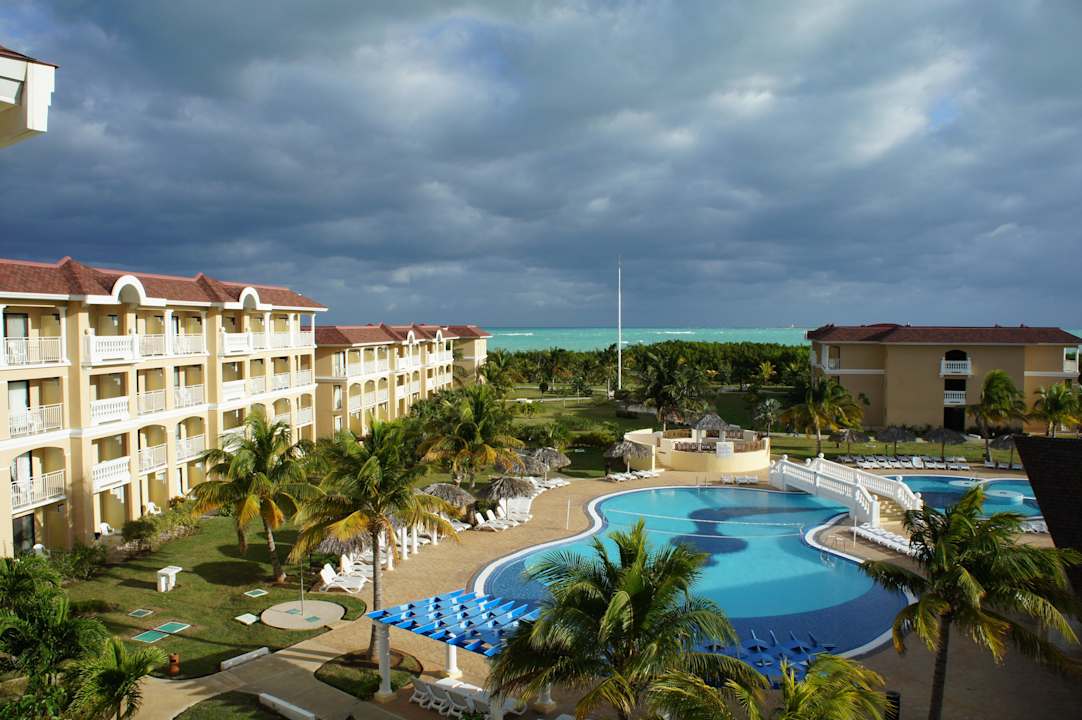 Pool & Meer mit aufziehendem Schlechtwetter Iberostar Origin Laguna Azul