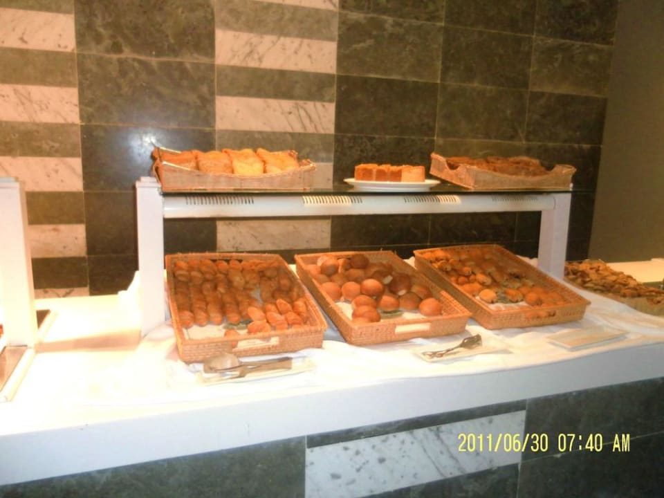 Teil v. Frühstücksbuffet The Orangers Beach Resort and Bungalows