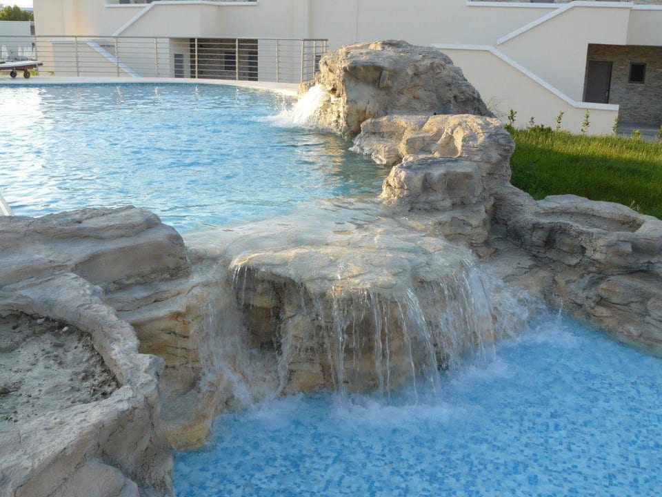 Pool mit Wasserfällen SENTIDO Port Royal Villas & Spa
