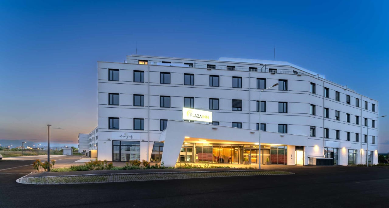 Außenansicht PLAZA INN Wiener Neustadt, BW Signature Collection