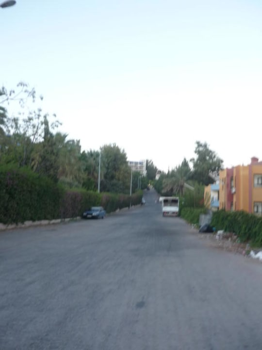 Straße zum Strand New Garden Hotel Side