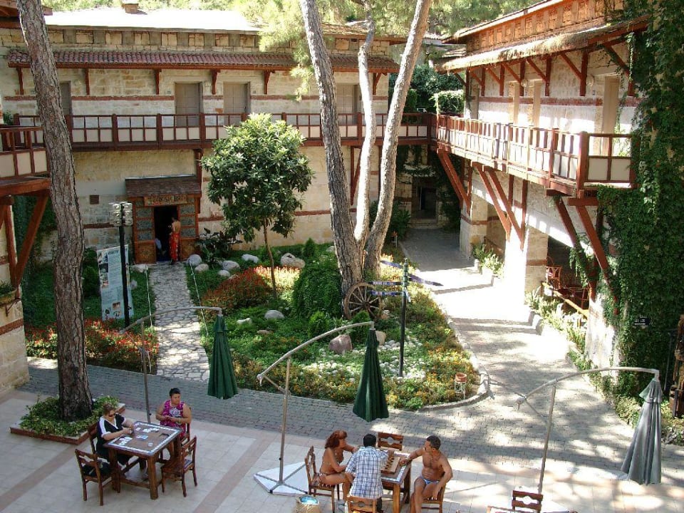 Platz am türkischen Cafe Ulusoy Kemer Holiday Club