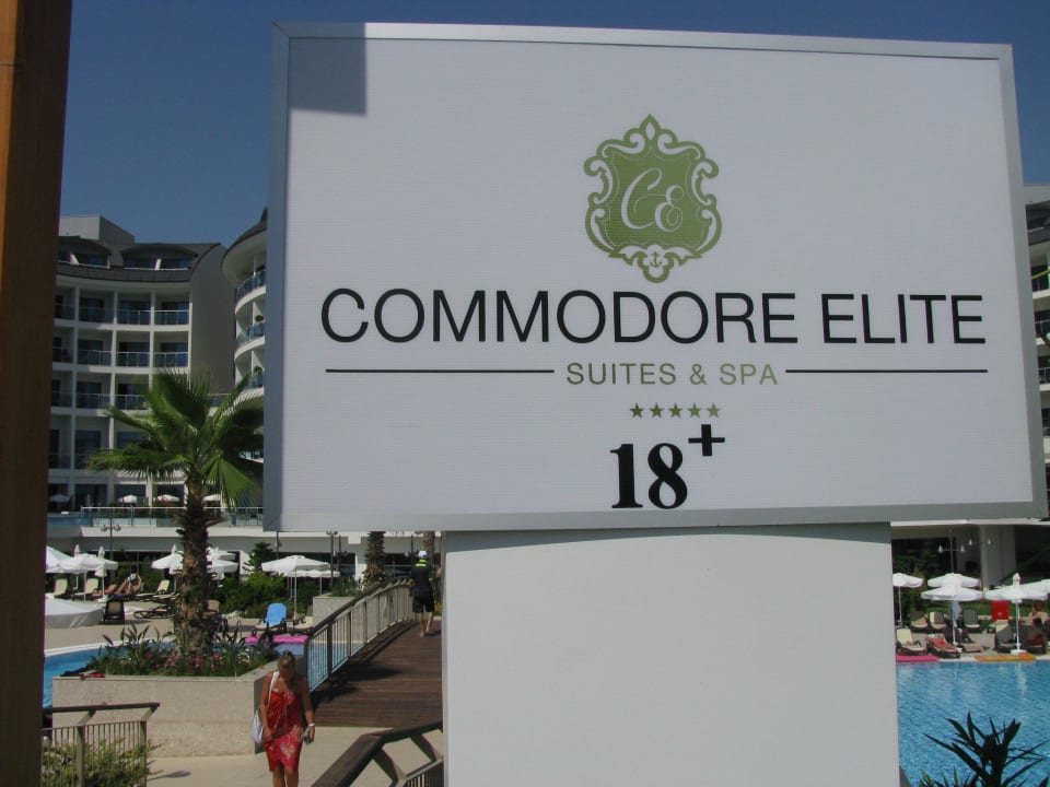 Ü 18 Commodore Elite Suites & Spa - Adults only